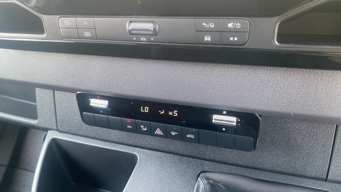 Mercedes-Benz Sprinter 315Cdi L2 Diesel Rwd 3.5t H2 Pro Van 9G-Tronic - Image 25